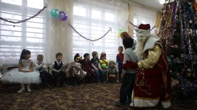 Новый год в садике 24.12.2011 (2) смотреть онлайн