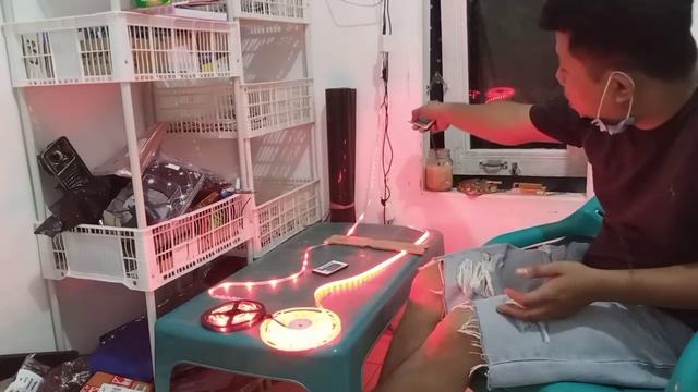 Lampu LED Strip RGB 5050 vs RGB 2835/3528 dengan Modul Remot vs Mini Modul Pengedip RGB 4 pin смотреть онлайн