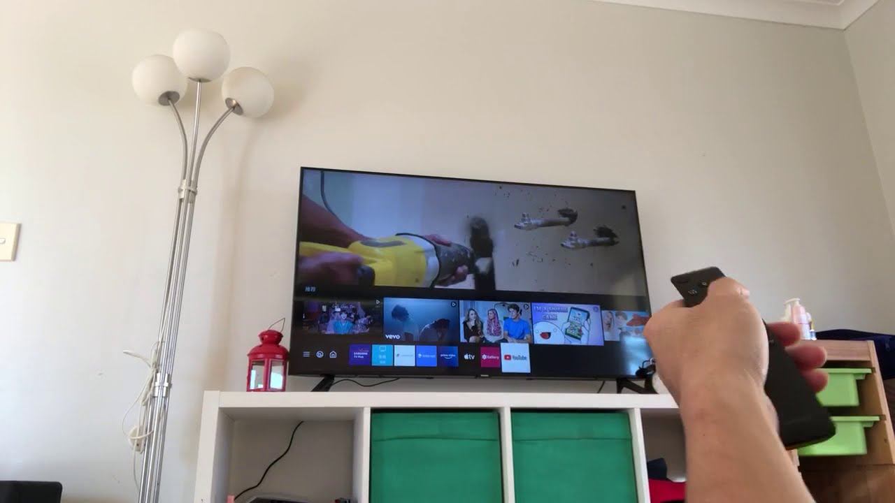 Concierge Member Xiaoyu Reviews the Samsung 50" TU8000 4K Smart LED TV | The Good Guys смотреть онлайн