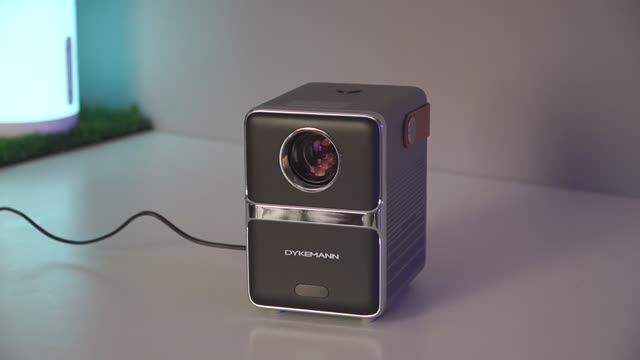 Обзор Портативного проектора Dykemann Sternenschein G-21 смотреть онлайн