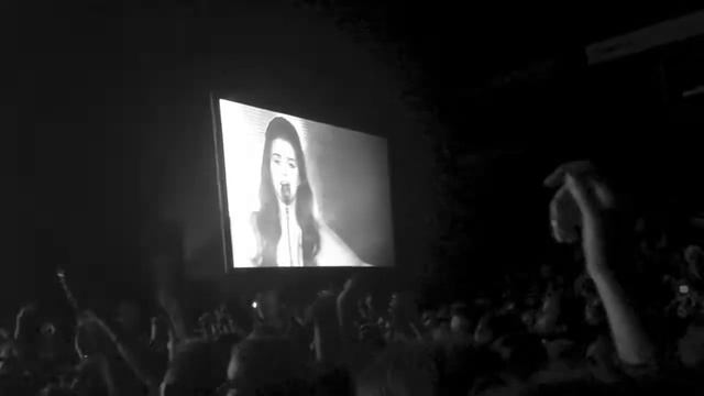 Lana Del Rey @ Siemens Arena смотреть онлайн
