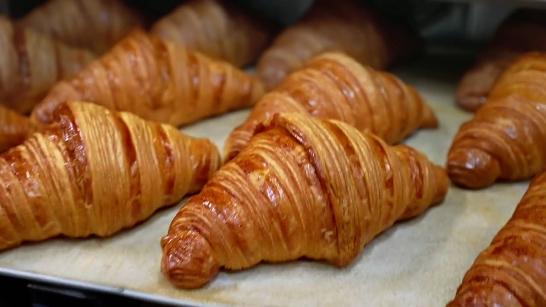 Как рождаются идеальные круассаны: секреты испанского пекаря смотреть онлайн
