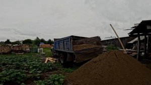 Трактор Т-25 рвал на дыбы, но не смог вытащить ЗИЛа из огорода! МТЗ-80 выручает! Строим фундамент!