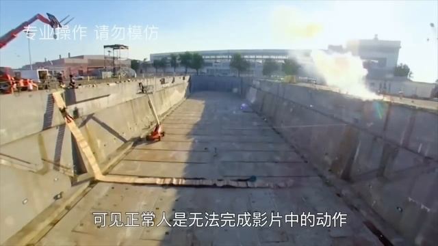 流言终结者：用粉笔给蚂蚁画个圈，它就会困在里面无法逃出？ 【探索哥】 смотреть онлайн