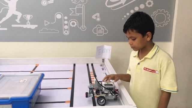 Lego Mindstorms Ev3 Maze Solver Robot Explain By Tej Madlani From RoboFunLab Porbandar смотреть онлайн