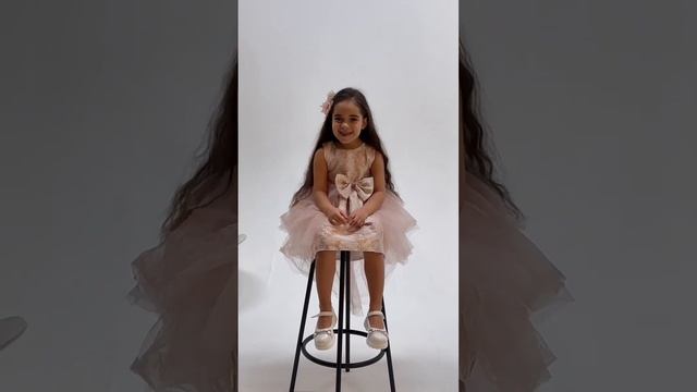 Модель маленькая #mileycyrus #7clouds #flowers #viral #lyrics #модель смотреть онлайн