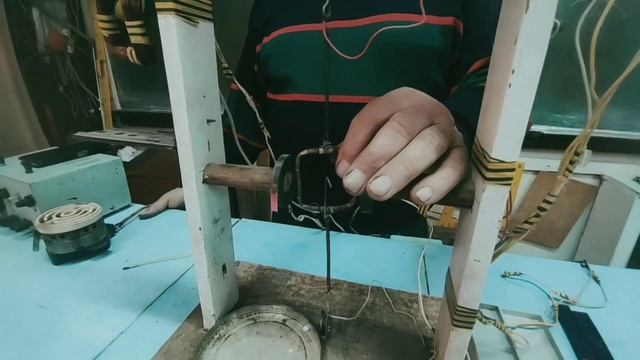 Взаимодействия постоянных магнитов. Действие магнитного поля на проводник с током. Электр. двигател смотреть онлайн