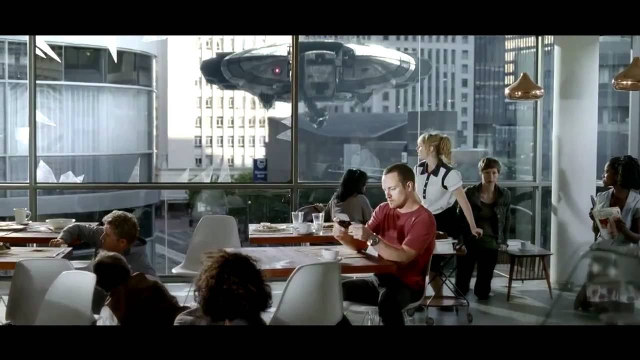 Xperia PLAY Aliens Visit Advert [720p HD] смотреть онлайн