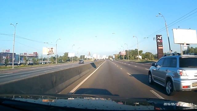 Китайский видео регистратор GS8000L. Распаковка и примеры видео днем и ночью. смотреть онлайн
