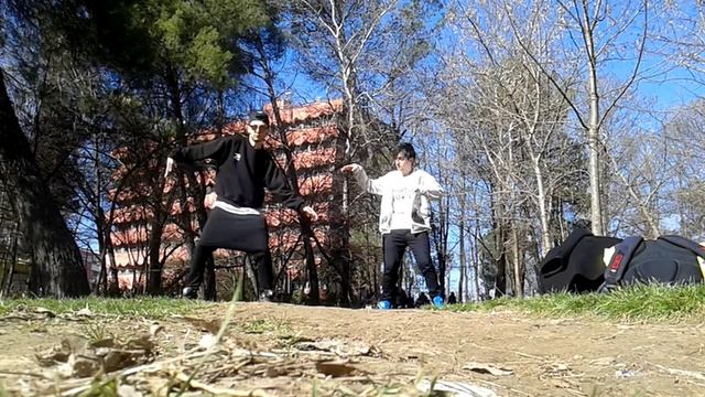 Gert Kola & Bionic Val (Timezone) - Robots In Park смотреть онлайн