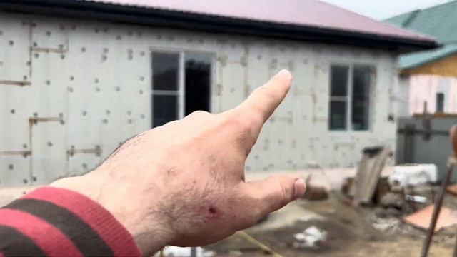 Мой пруд перезимовал, делаю водопровод уткам и заливаем сваи Мега птичника смотреть онлайн