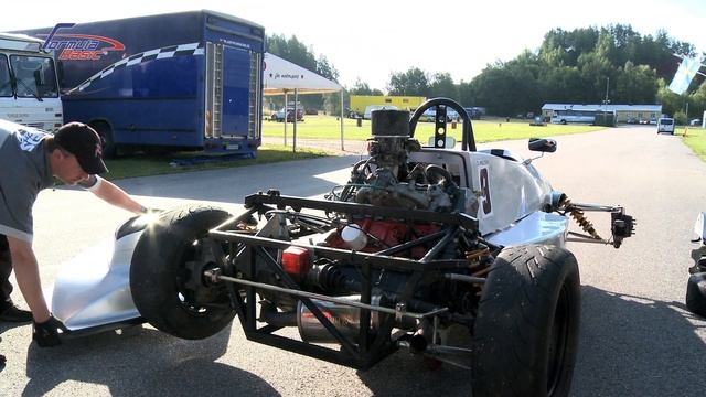 Gjennomgang av en Formula Basic bil смотреть онлайн