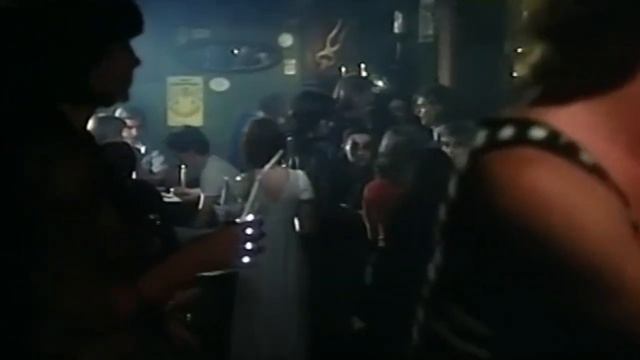 Saccharin - She Comes Out At Night смотреть онлайн
