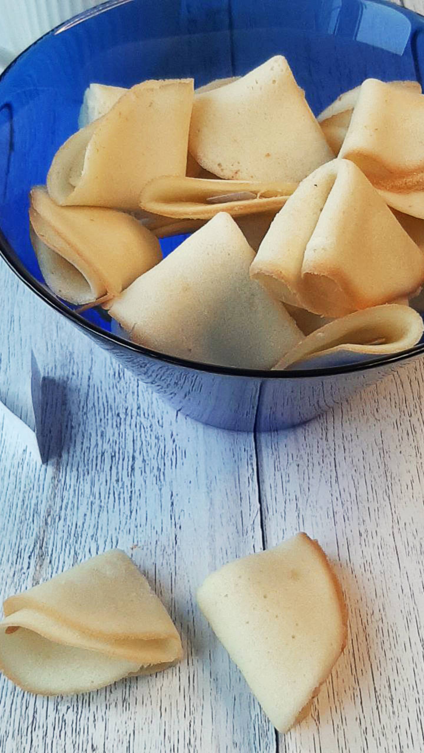 Печенье с предсказаниями. Дюжина классных рецептов вкусных печений. (12) смотреть онлайн