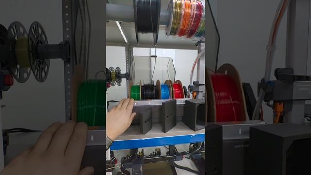 Anycubic Kobra 3 в работе - печатает очередной заказ смотреть онлайн