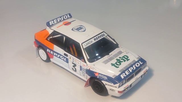 Lancia Delta HF INTEGRALE CARLOS SAINZ REPSOL METAL 1:18 SCALE MODEL 26cm long SOLIDO unboxing смотреть онлайн