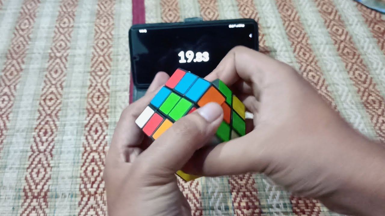 Solving a 3 Years Old ₹50 Rubik's Cube (Hindi) 😭😭😭 смотреть онлайн
