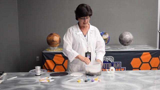 How to Make Artificial Gravity Art with Dee смотреть онлайн