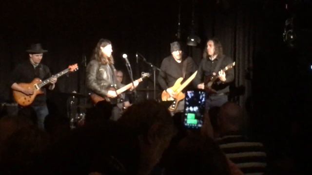 Žalman Brothers Band: Smoke on the water (Deep Purple cover) смотреть онлайн