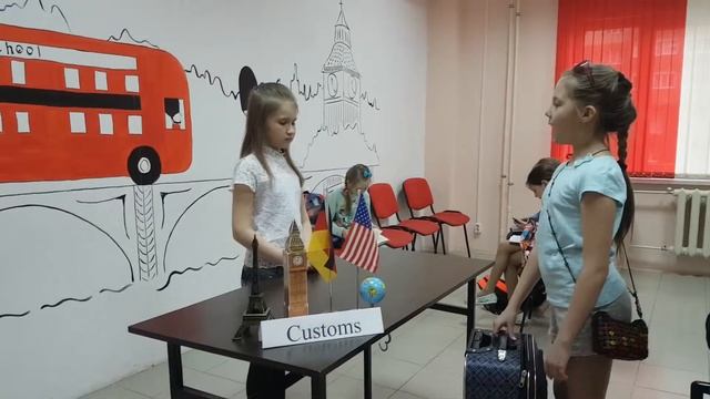 At The Airport / В аэропорту