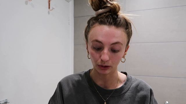 MY SKINCARE ROUTINE | Chloe Hayward смотреть онлайн