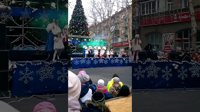 Открытие главной елки 19.12.15.Вокальная студия "Талант" Николаев смотреть онлайн