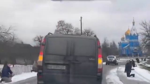 У Рокитному зустріли Героя з останньої дороги смотреть онлайн