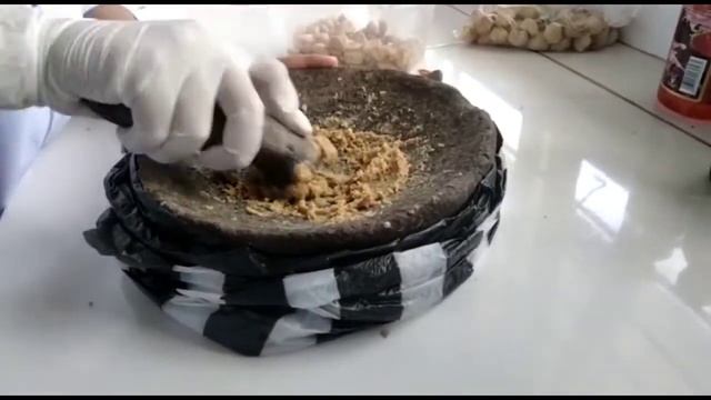 Praktikum Cara Pembuatan Olea Pinguia (Oleum Aleuritae) || Kelompok 5 XII FARKOM 2 смотреть онлайн
