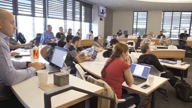 Why McCombs | Full-Time MBA Grad 21 | McCombs School of Business смотреть онлайн