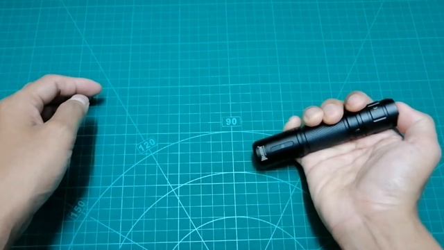 WUBen C3 Flashlights Review! 1200 lumens смотреть онлайн