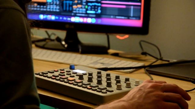 Elektron - Model:Cycles - First Jam - Ableton Live - Max For Live - Probability Arp смотреть онлайн