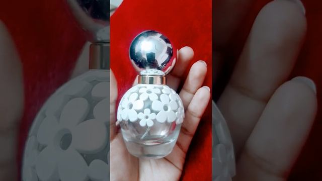Daisy Dream by Marc Jacobs смотреть онлайн
