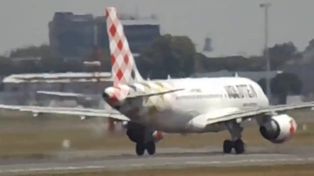 A319 VOLOTEA EC-NDH MSN3403 - Take-Off in TLS "Plane Spotting" смотреть онлайн