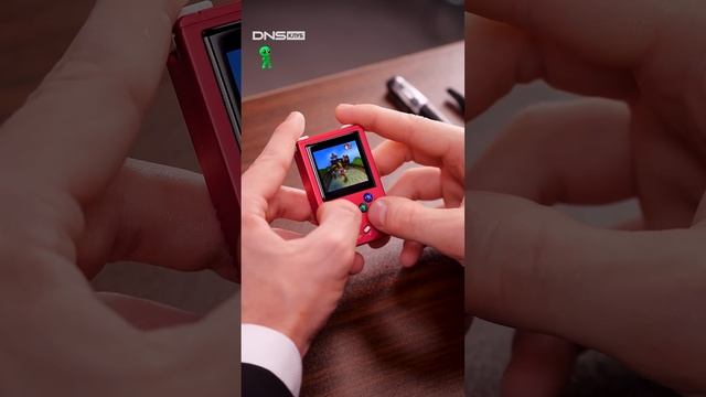 Портативная игровая консоль | Ретро в твоем кармане #shorts #консоль смотреть онлайн