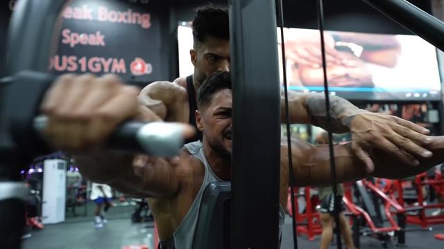 MASSIVE SHOULDER WORKOUT WITH SERGI CONSTANCE смотреть онлайн