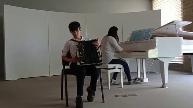 Sevgi valsı. Amin Bünyadov qarmon смотреть онлайн