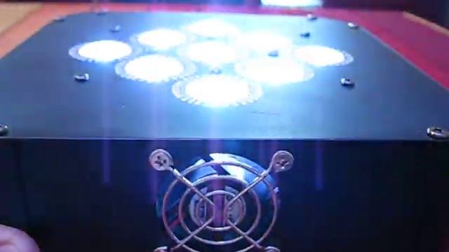 Flat Par 9x10 Watt Quad Color LED Light смотреть онлайн