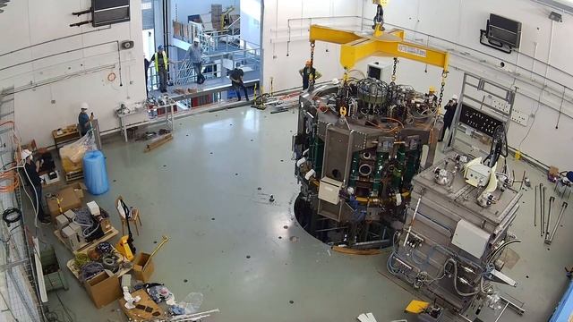 The COMPASS tokamak was removed from the experimental hall - time elapsed video смотреть онлайн