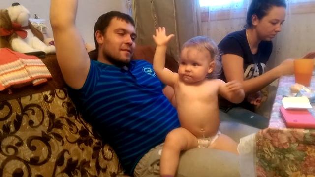 Ребенок танцует!!СМОТРЕТЬ ВСЕМ! смотреть онлайн