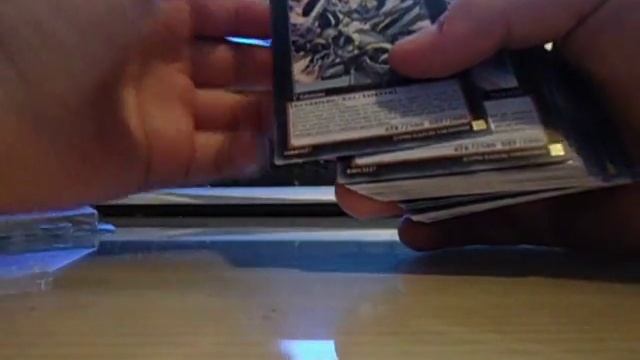 YGO:Apertura:Super Starter V Per Vittoria (C39 Raggio Utopia V) смотреть онлайн