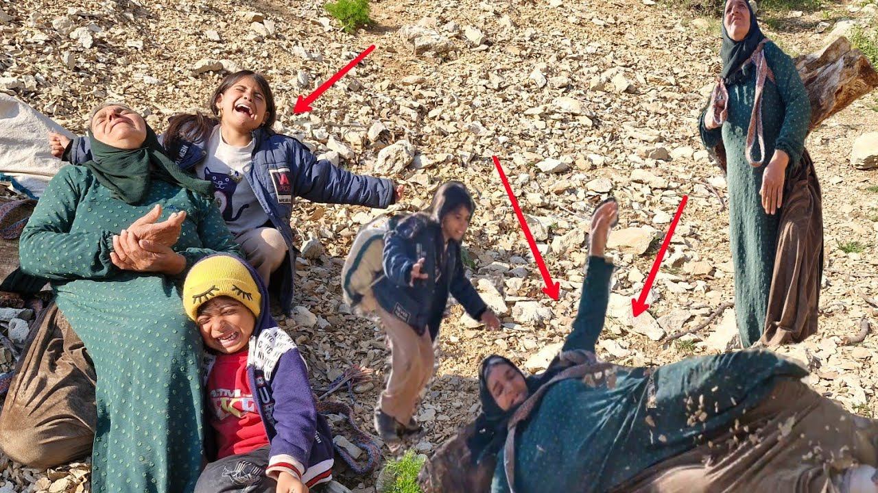 Self-sacrifice for orphans: collecting firewood becomes the bane of grandmother's life смотреть онлайн