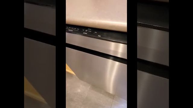 Hisense 47-Decibel Top Control 24-in Built-In Dishwasher смотреть онлайн