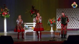 Ансамбль «Калина» с песней «ВЫЙДУ НА УЛИЦУ», в гостях у «Митрофановны». СУПЕР!
