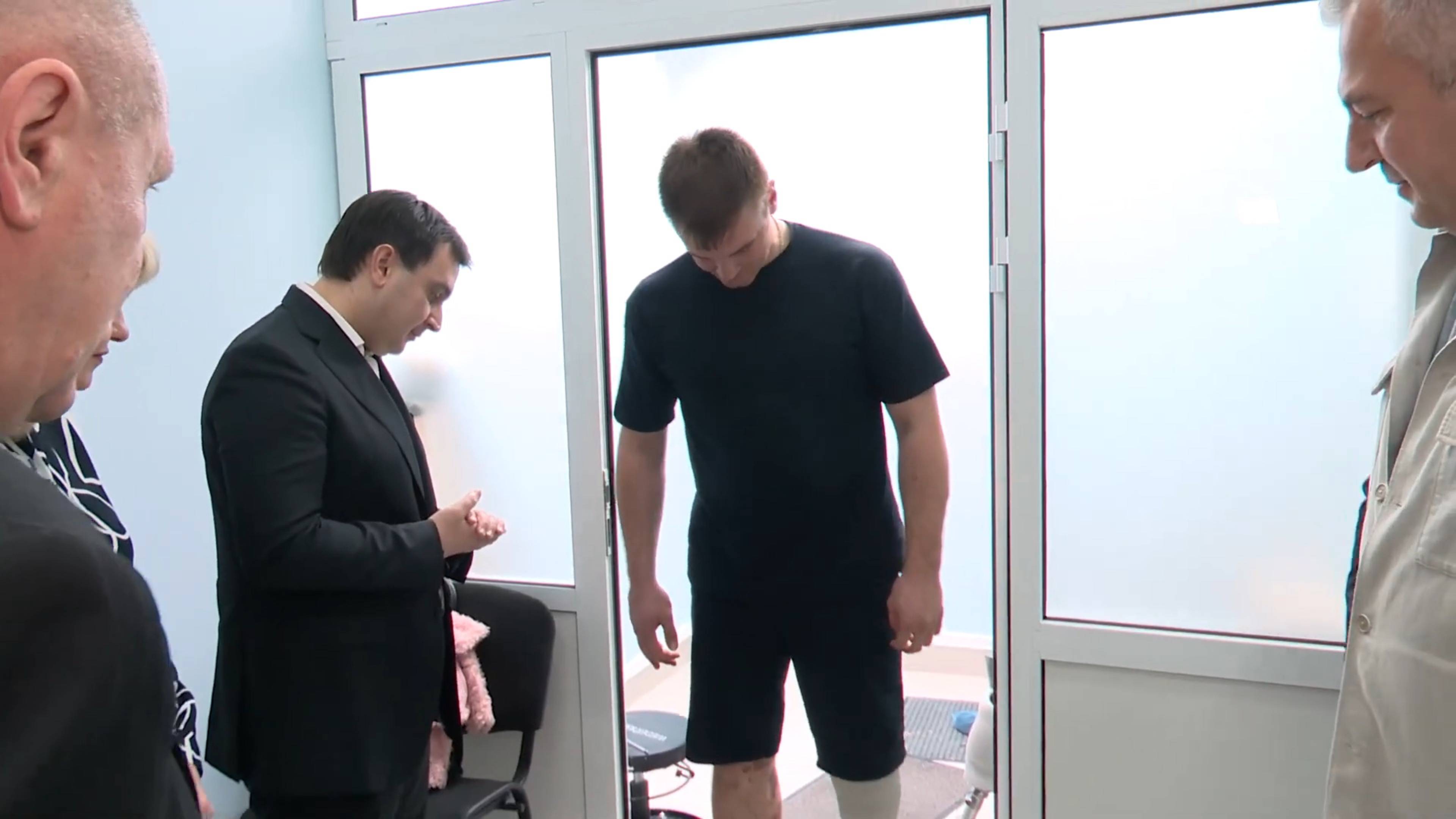 В Реутове вручили протез для занятий спортом бойцу специальной военной операции 27.11.2024 смотреть онлайн