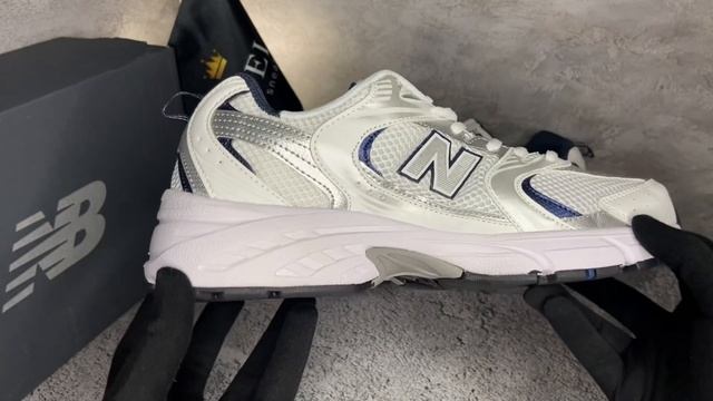 Обзор New Balance 530 смотреть онлайн