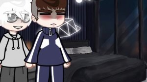 //:Реакция Ромы и Антона на какие-то фото😃:\\ #зайчикновелла #антонпетров #ромапятифан #рома/антон