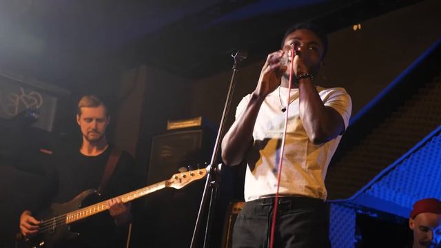 Kelvin Oveto - "Hallelujah" (Leonard Cohen) [LIVE] смотреть онлайн