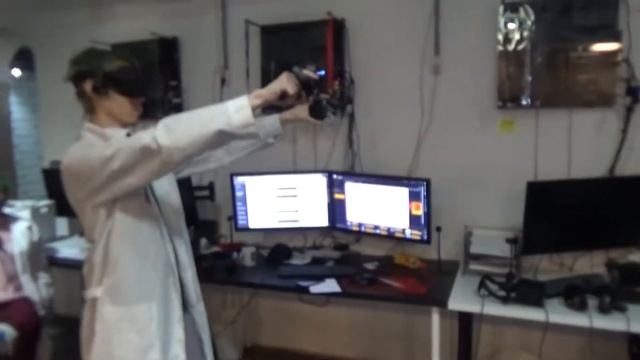 Лаборант Антон тестирует игру от наших разработчиков. смотреть онлайн