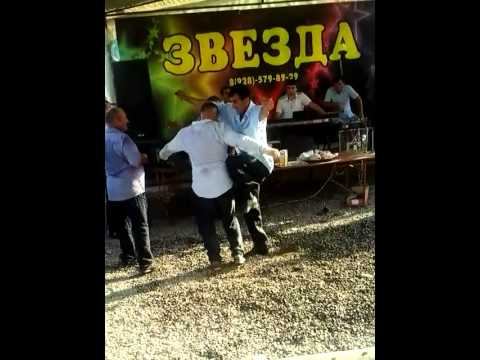 русский и лезгин танцуют на свадьбе смотреть онлайн
