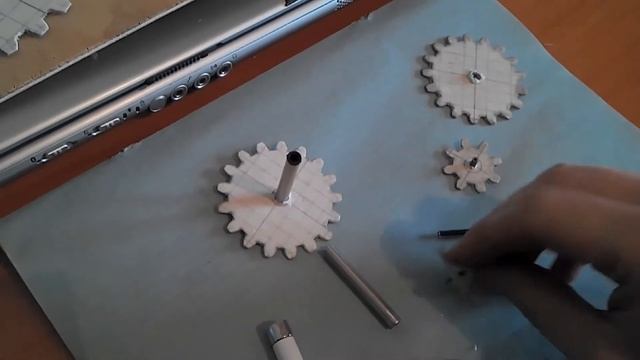 Макет дифференциальной передачи ч 1 Differential gear layout Homemade смотреть онлайн